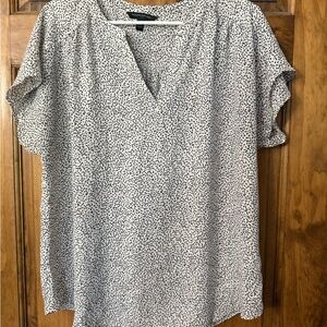 Banana Republic Patterned Blouse – Size L | Short Sleeve Relaxed Fit